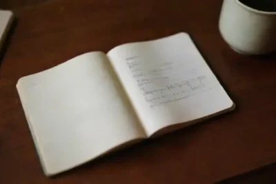 Consejos para lograr un equilibrio entre notas y descanso